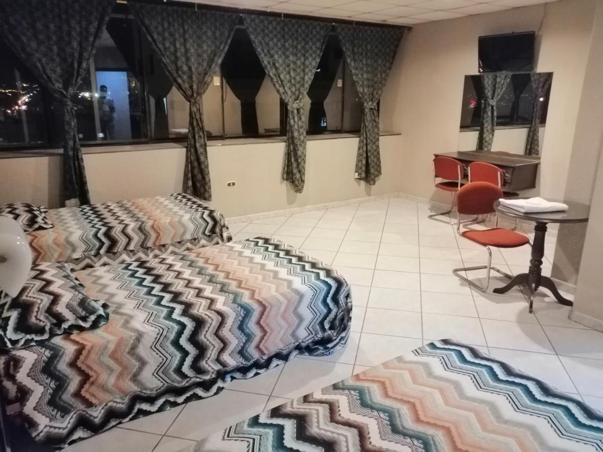 Hotel Sol De Oro Γκουαγιακίλ Εξωτερικό φωτογραφία